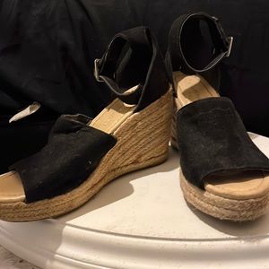City classified boho wedge